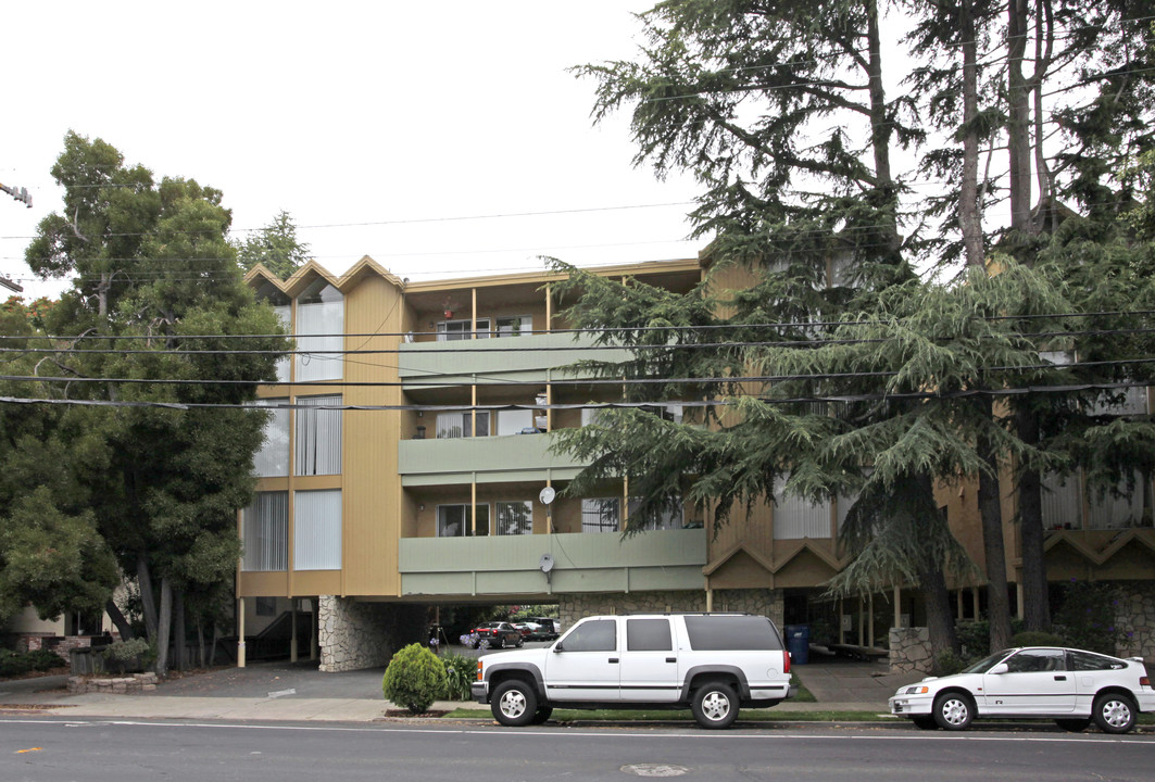 Sequoia at Wellesley Crescent in Redwood City, CA - Foto de edificio