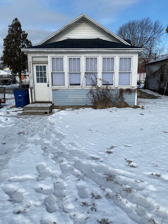 2023 N Erie St in Toledo, OH - Building Photo