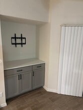 194 Santa Clara Dr in Naples, FL - Foto de edificio - Building Photo