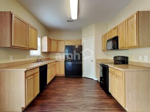 2572 Viola Ct in Winston-Salem, NC - Building Photo - Building Photo