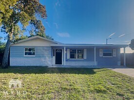 4242 Oak Bluff Ave in Holiday, FL - Building Photo
