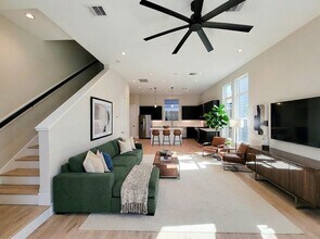 5613 Leonard St in Houston, TX - Building Photo - Building Photo