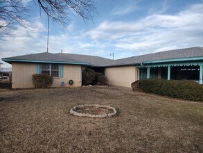 1501 SW Monroe Ave in Lawton, OK - Building Photo - Building Photo