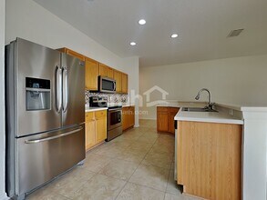 1511 Emerald Hill Way in Valrico, FL - Building Photo - Building Photo