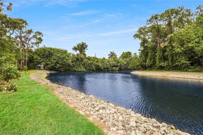 property at 1001 Foxfire Ln