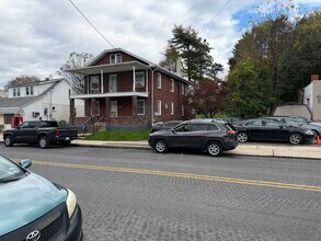 1018 New Holland Rd in Reading, PA - Building Photo - Building Photo