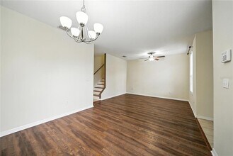 30146 Barnaby Ln in Zephyrhills, FL - Building Photo - Building Photo