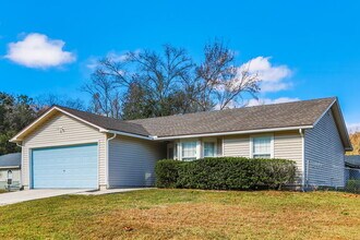 3032 Twin Oak Dr S in Middleburg, FL - Building Photo - Building Photo