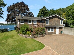 14 Betty Hill Rd in Narragansett, RI - Building Photo - Building Photo