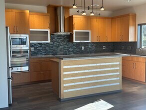 1000 Warrington Rd in Santa Rosa, CA - Building Photo - Building Photo