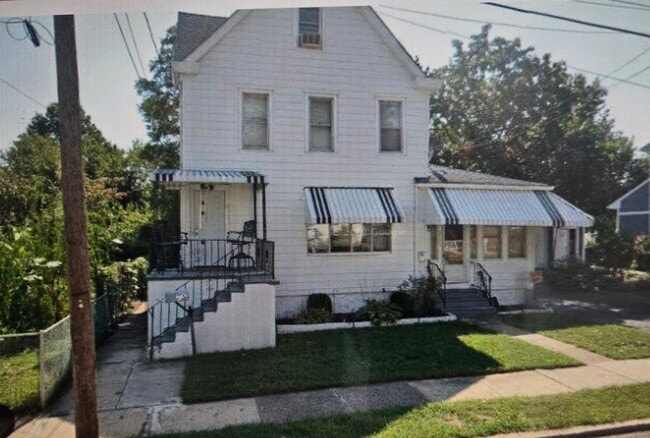 5028 Jefferson Ave, Unit Second Floor