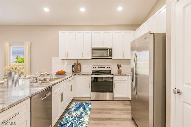 328 NE 8th Terrace in Cape Coral, FL - Building Photo - Building Photo