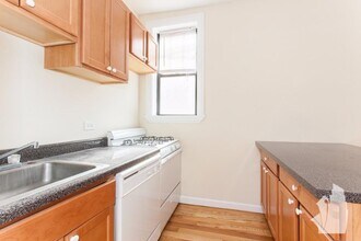 723 W Barry Ave, Unit G in Chicago, IL - Building Photo - Building Photo