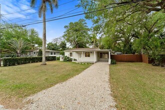 6820 SW 77th Terrace in South Miami, FL - Building Photo - Building Photo