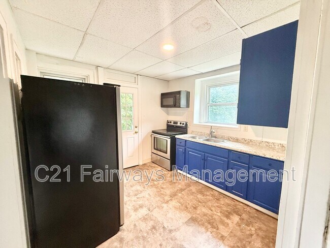 1141 Toman Ave in Clairton, PA - Building Photo - Building Photo