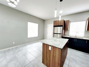 3803 Las Vistas Ln, Unit 3 in Weslaco, TX - Building Photo - Building Photo