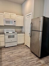 2121 N Avenue J in Lubbock, TX - Foto de edificio - Building Photo