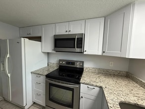 1025 Carolina Rd in Conway, SC - Building Photo - Building Photo