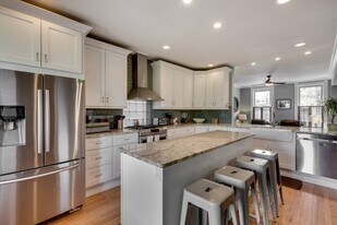 2125 N Winchester Ave in Chicago, IL - Building Photo