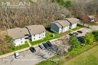Valley View Apartments in Dickson, TN - Building Photo - Building Photo
