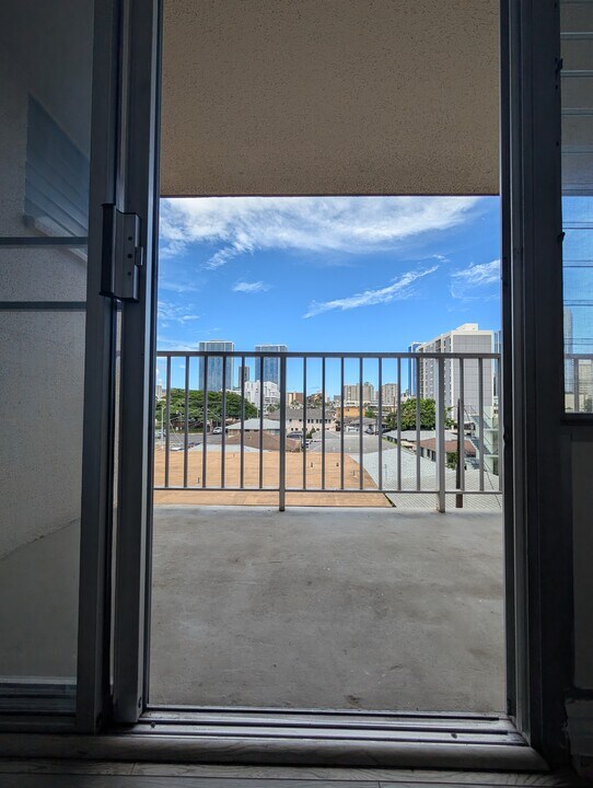 1129 Rycroft St, Unit 405 in Honolulu, HI - Building Photo