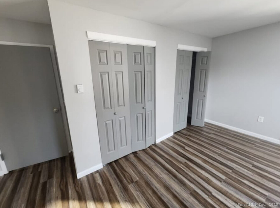 1610 Iranistan Ave in Bridgeport, CT - Building Photo
