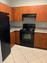 300 E South St in Orlando, FL - Building Photo - Building Photo