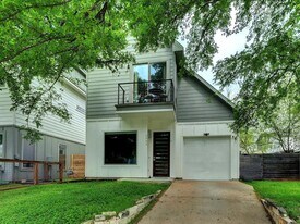 2924 E 14th St in Austin, TX - Building Photo