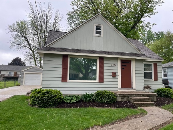 property at 2924 West Ave SW
