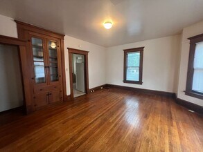 60 E Lane Ave in Columbus, OH - Building Photo - Building Photo