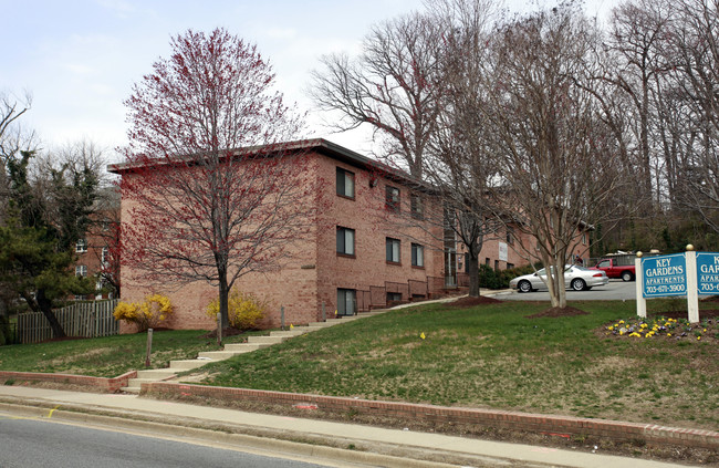 Key Gardens in Arlington, VA - Building Photo - Building Photo