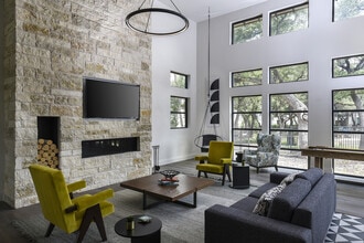 Park at Estancia in Austin, TX - Foto de edificio - Building Photo