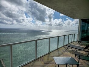 16699 Collins Ave, Unit 4203 in Sunny Isles Beach, FL - Building Photo - Building Photo