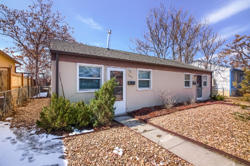 1625 Chester St in Aurora, CO - Building Photo - Building Photo