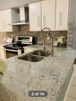 5710 Easthampton Dr in Houston, TX - Building Photo