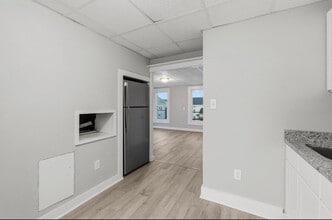 255 Rodman St, Unit 4 in Fall River, MA - Building Photo - Building Photo