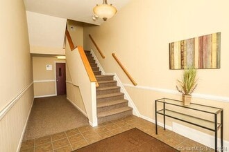 15 Fordyce Ct in New Milford, CT - Building Photo - Building Photo