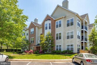 4132 Fountainside Ln in Fairfax, VA - Building Photo - Building Photo