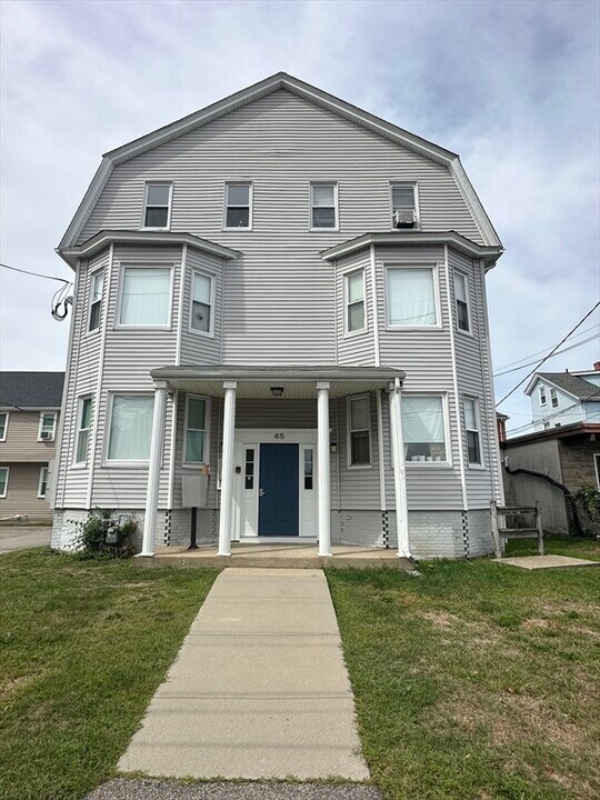 46-48-48 East St in North Attleborough, MA - Building Photo
