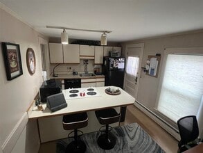 62 Washington St, Unit 2 in Concord, NH - Building Photo - Building Photo