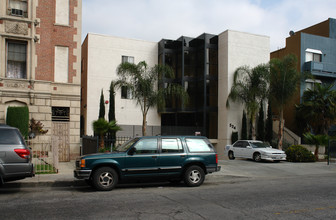 Oxford Apartments in Los Angeles, CA - Building Photo - Building Photo