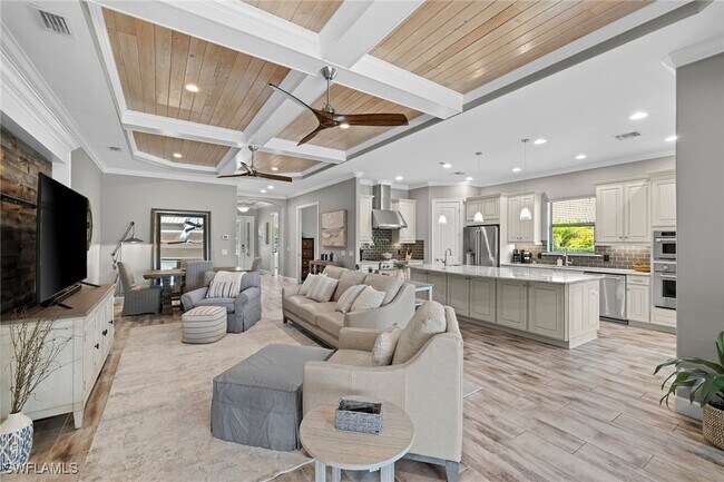 9515 Campanile Cir in Naples, FL - Foto de edificio - Building Photo