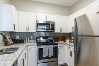 The Reserve at Meadowmont Apartments and Townhomes in Chapel Hill, NC - Foto de edificio - Interior Photo