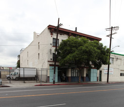 Las Americas Hotel in Los Angeles, CA - Building Photo - Building Photo