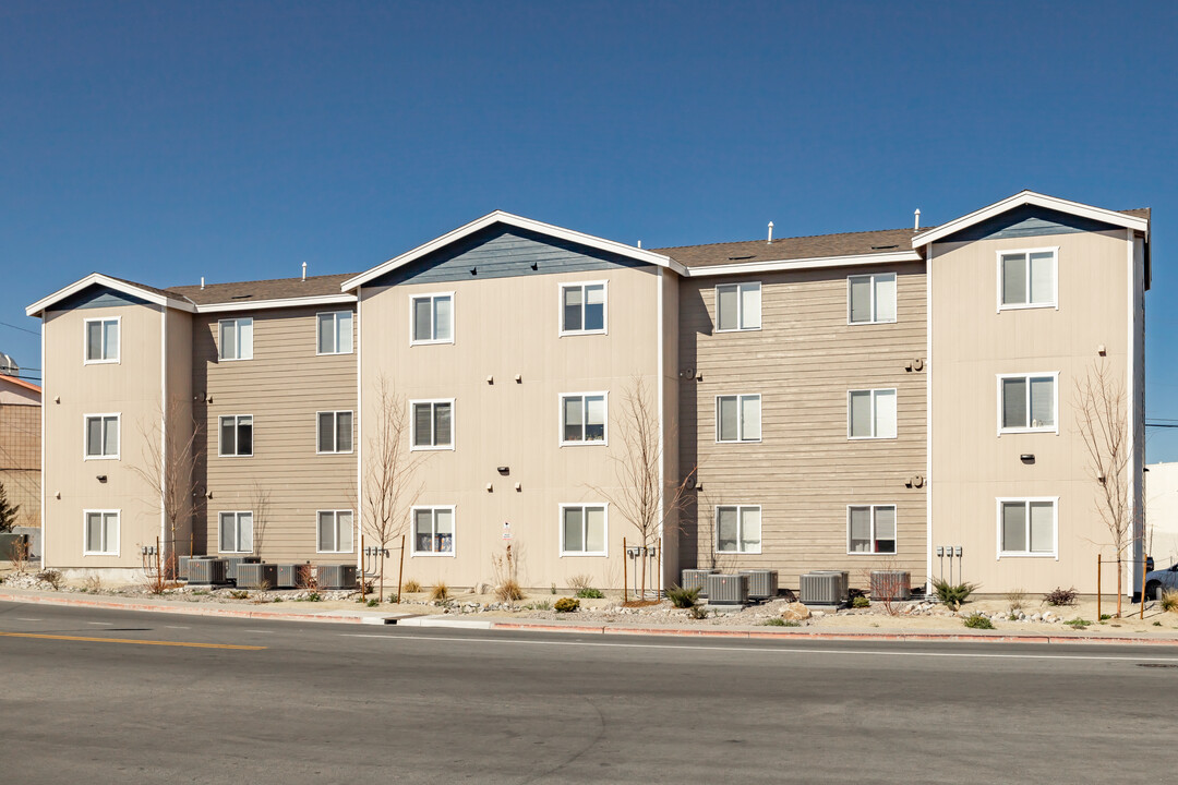 15 Gentry Way in Reno, NV - Foto de edificio