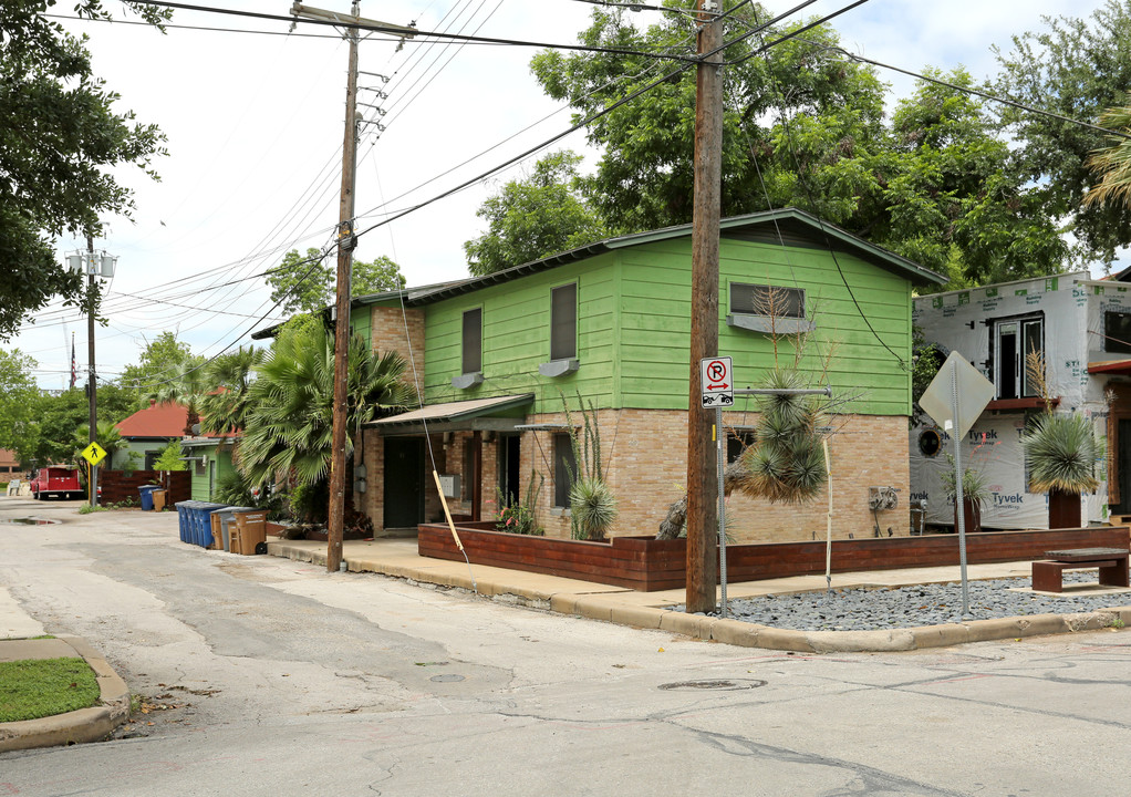 Berkos Place Apartments in Austin, TX - Building Photo