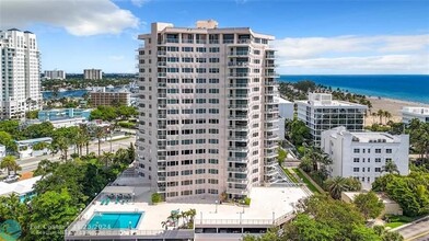 3000 Holiday Dr in Fort Lauderdale, FL - Building Photo - Building Photo