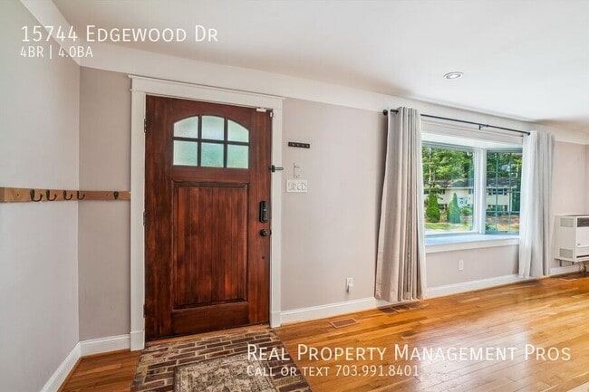 15744 Edgewood Dr in Montclair, VA - Building Photo - Building Photo