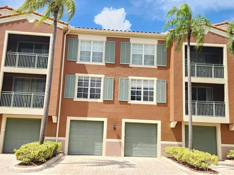 11790 St Andrews Place, Unit 301 in Wellington, FL - Building Photo