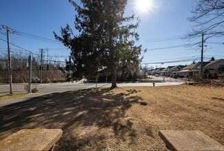 502 W Nyack Rd in West Nyack, NY - Building Photo - Building Photo